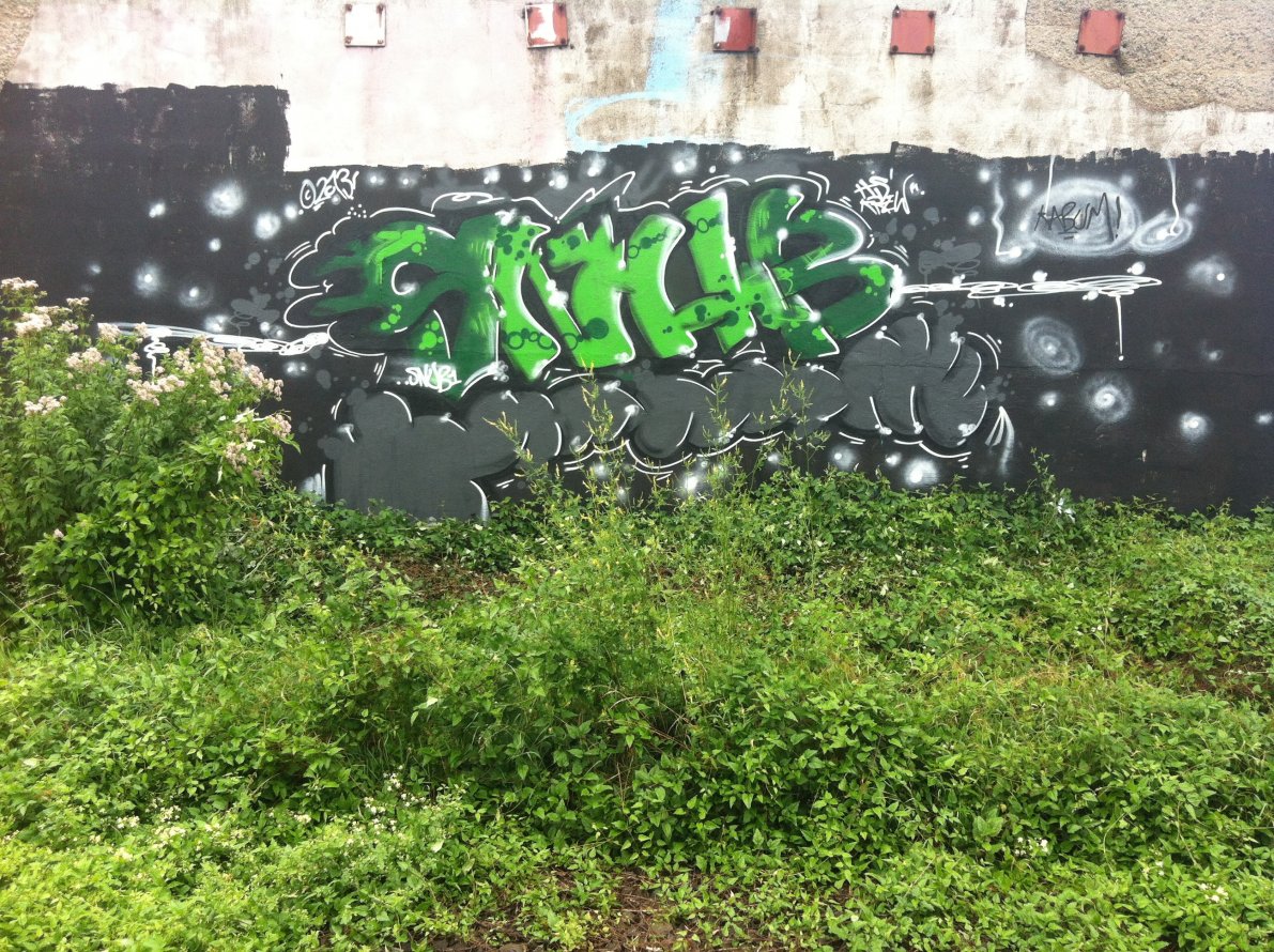 Graffiti Wall - Photo by FarbenFroh - BoomSnub (2013)