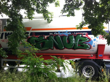 Graffiti Artwork - Photo by FarbenFroh - one. (2012)