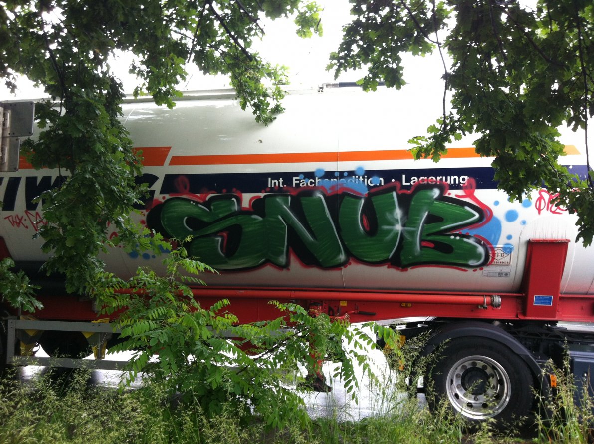 Graffiti Artwork - Photo by FarbenFroh - one. (2012)