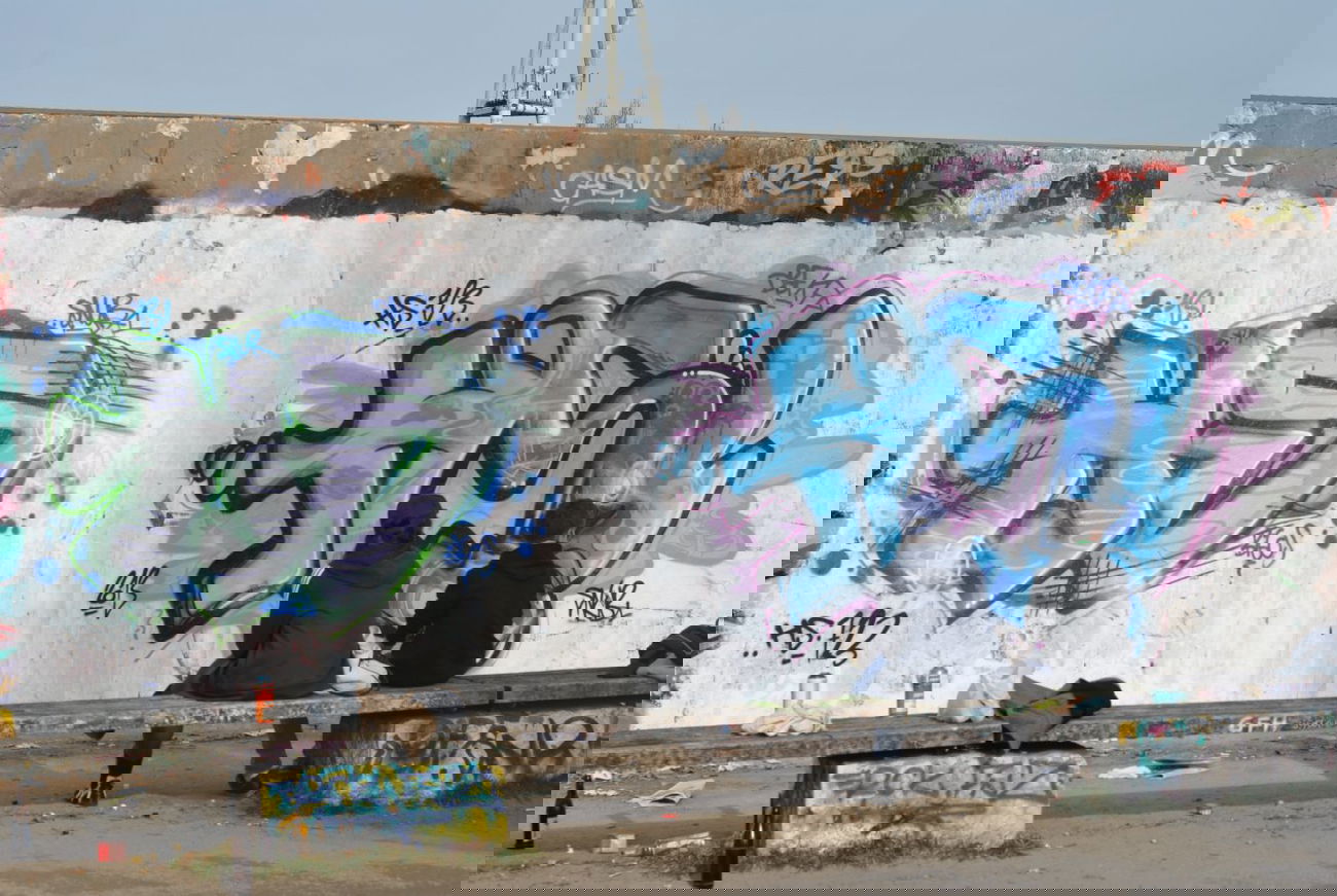 Graffiti Wall - Photo by FarbenFroh - OneTwoKru (2013)