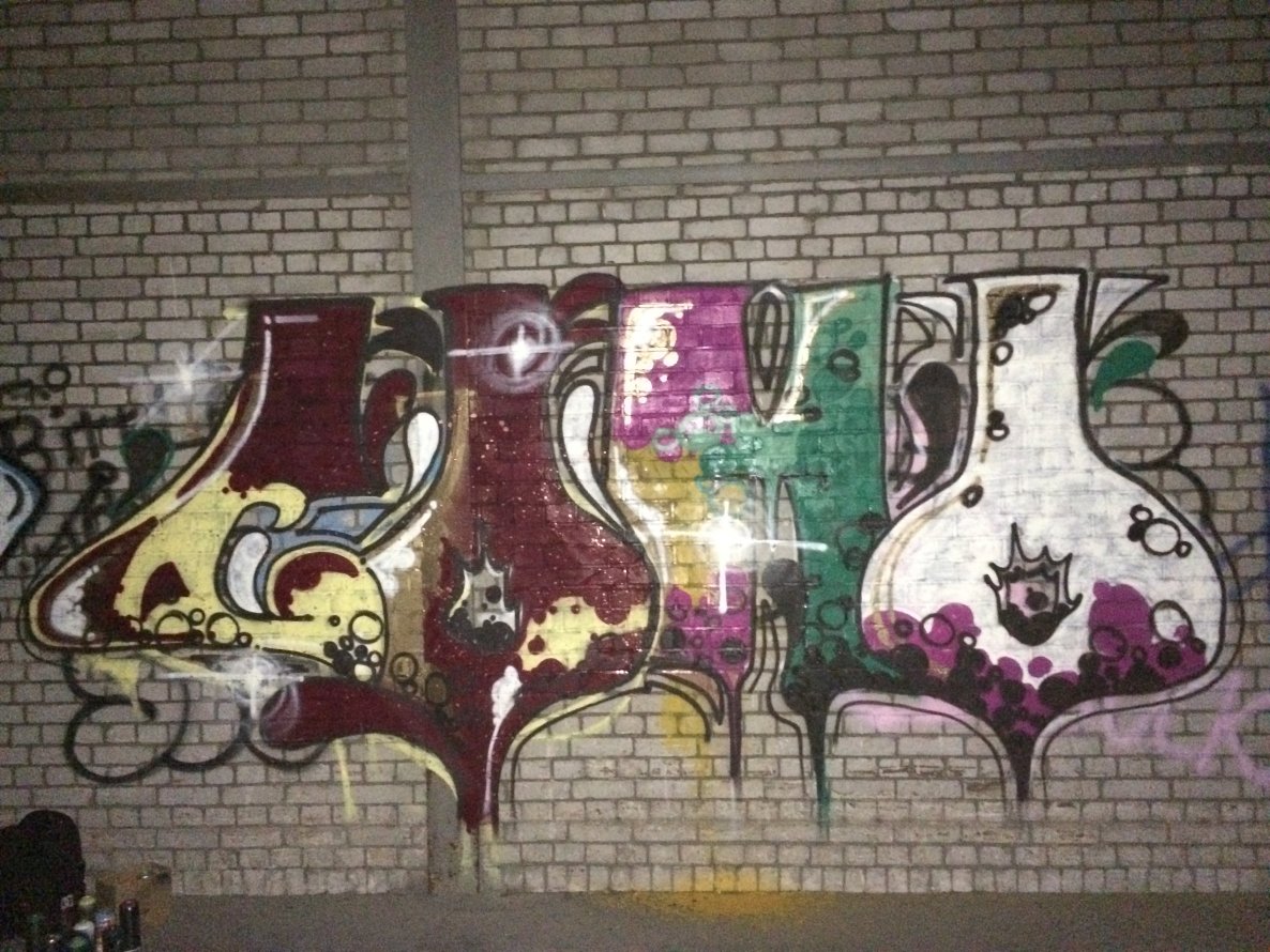Graffiti Wall - Photo by Farbkasten - Cosmo (2013)