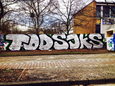 Graffiti Bombing - Photo by Farbkiller - silt, tods, jks (2015)