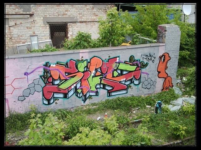Graffiti Wall - Photo by Farbkiller - sild (2010)