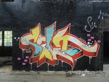 Graffiti Wall - Photo by Farbkiller - silt (2011)