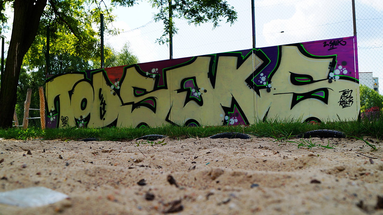 Graffiti Wall - Photo by Farbkiller - tods, sild, jks (2015)