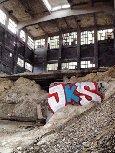 Graffiti Bombing - Photo by Farbkiller - jks, tods (2015)