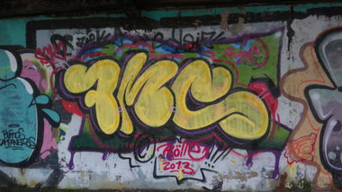 Graffiti Bombing - Photo by Farbmalclub