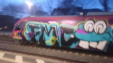 Graffiti Train - Photo by Farbmalclub