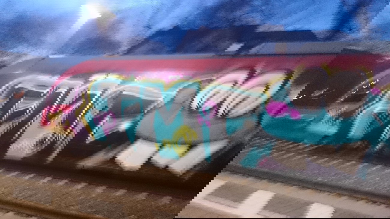 Graffiti Train - Photo by Farbmalclub