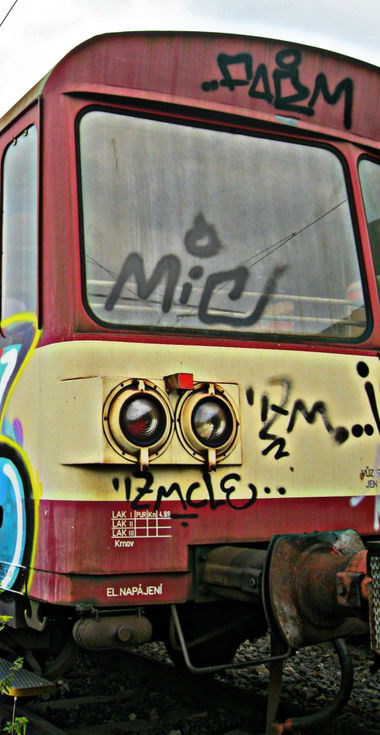 Graffiti Train in Prague - Photo by Farm - mic, farm, prague (2013)