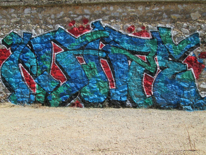 Graffiti Wall in Tripolis - Photo by FatNaze - NAZE, YKS (2013)