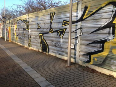 Graffiti Bombing in Braunschweig - Photo by Fens38