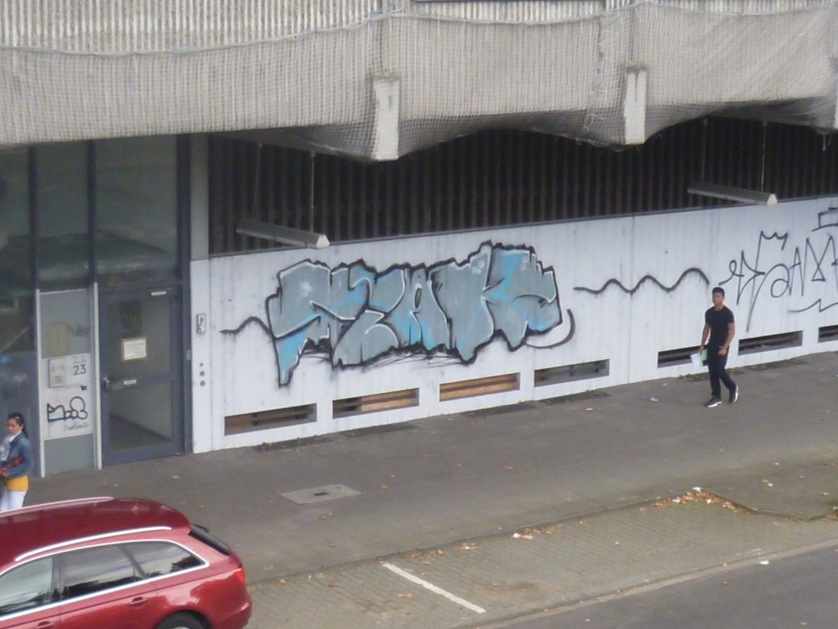 Graffiti Bombing - Photo by FettesKind - Slak