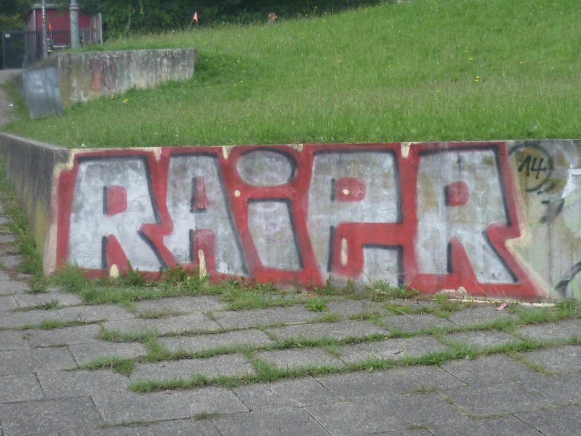 Graffiti Bombing - Photo by FettesKind - Raier