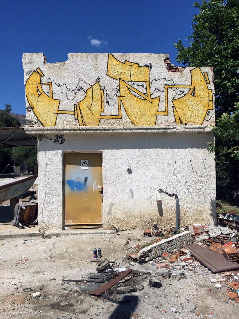 Graffiti Wall - Photo by Fhil - Greece, Ouzo, TOC (2016)