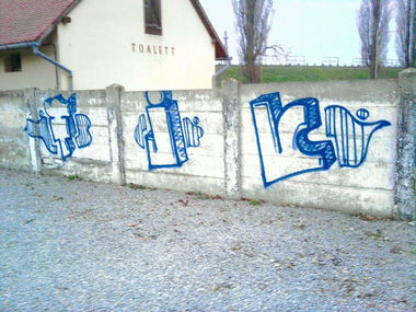 Graffiti Bombing in Pécs - Photo by FivR