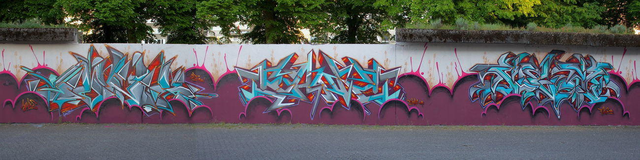 Graffiti Wall - Photo by Flag - junk, fanz, flag (2015)