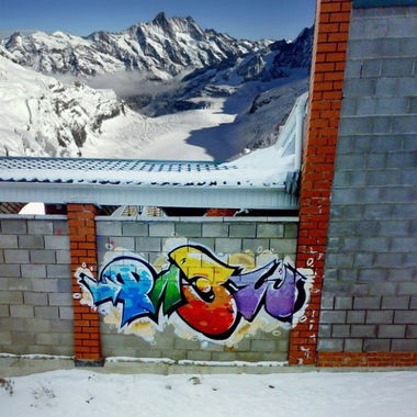 Graffiti Wall - Photo by Flash