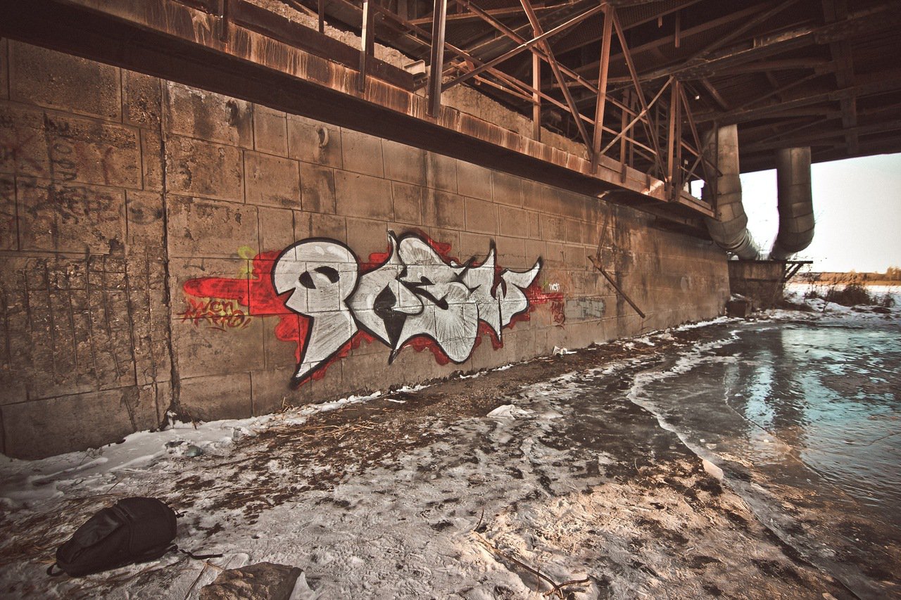 Graffiti Wall - Photo by Flash