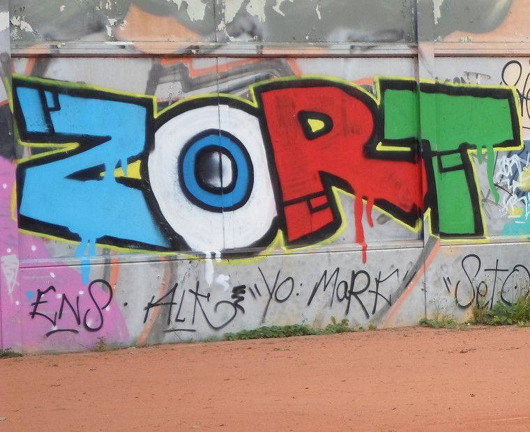 Graffiti Wall in Berlin - Photo by Fleischpeitsche - ZORT, FR, CREW (2013)