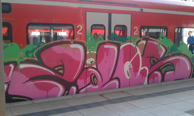 Graffiti Train in Mainz - Photo by FlowRain - 2dos (2012)