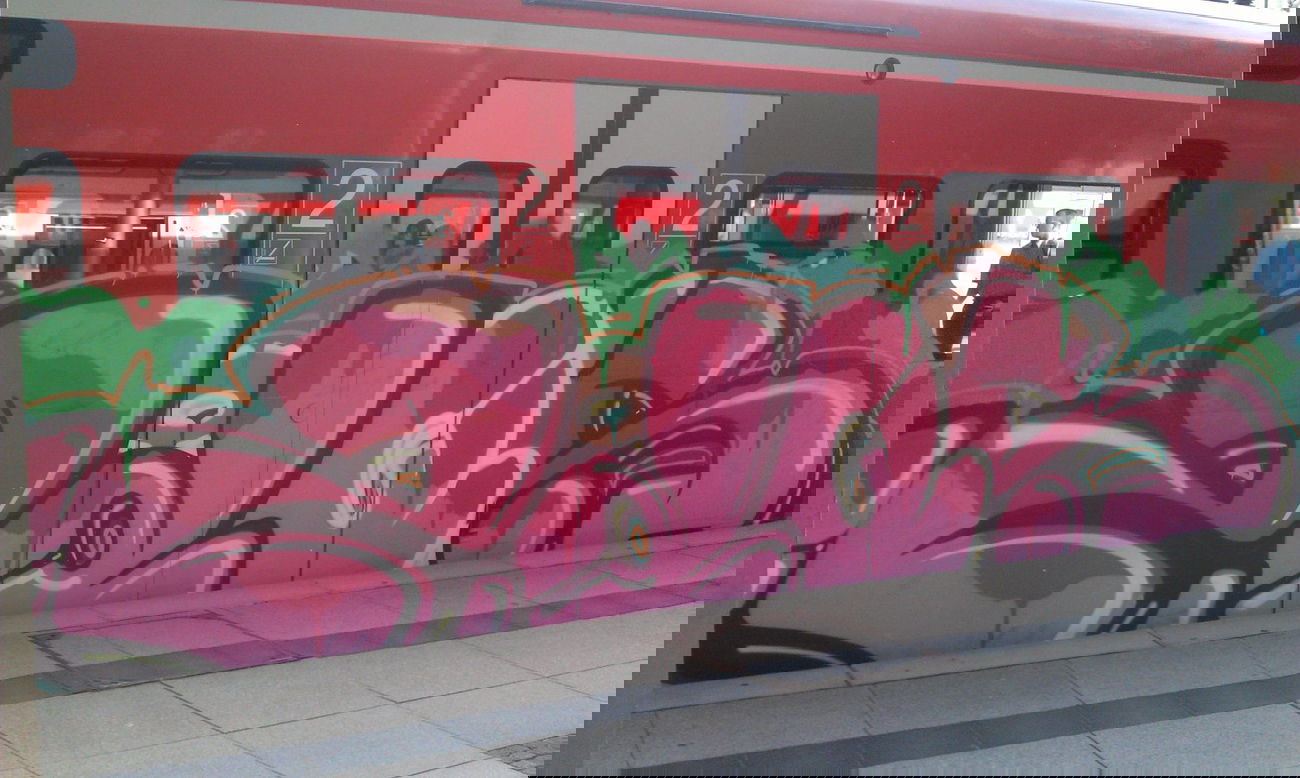Graffiti Train in Mainz - Photo by FlowRain - 2dos (2012)