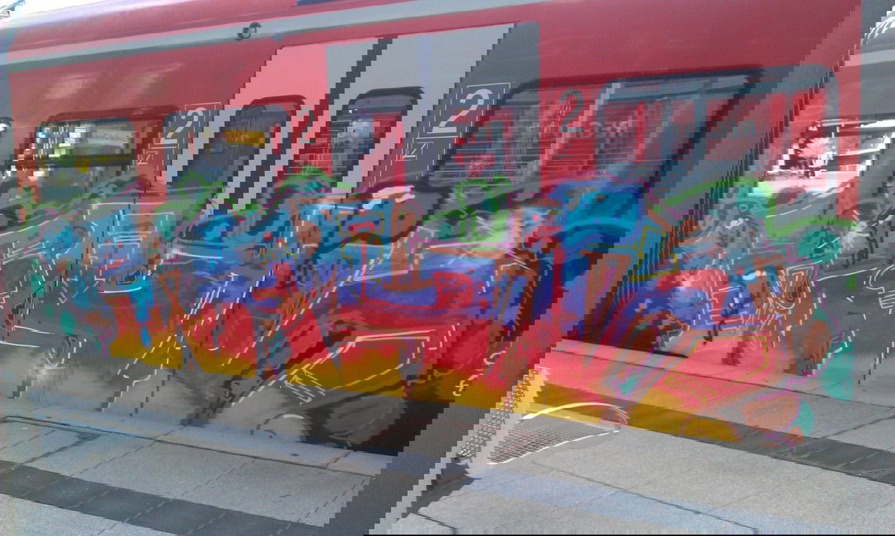 Graffiti Train in Mainz - Photo by FlowRain - Wahr (2012)