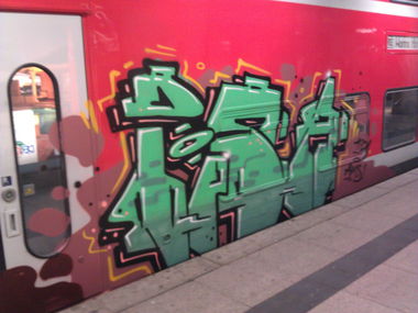 Graffiti Train in Mainz - Photo by FlowRain - Pisa, AMS (2012)