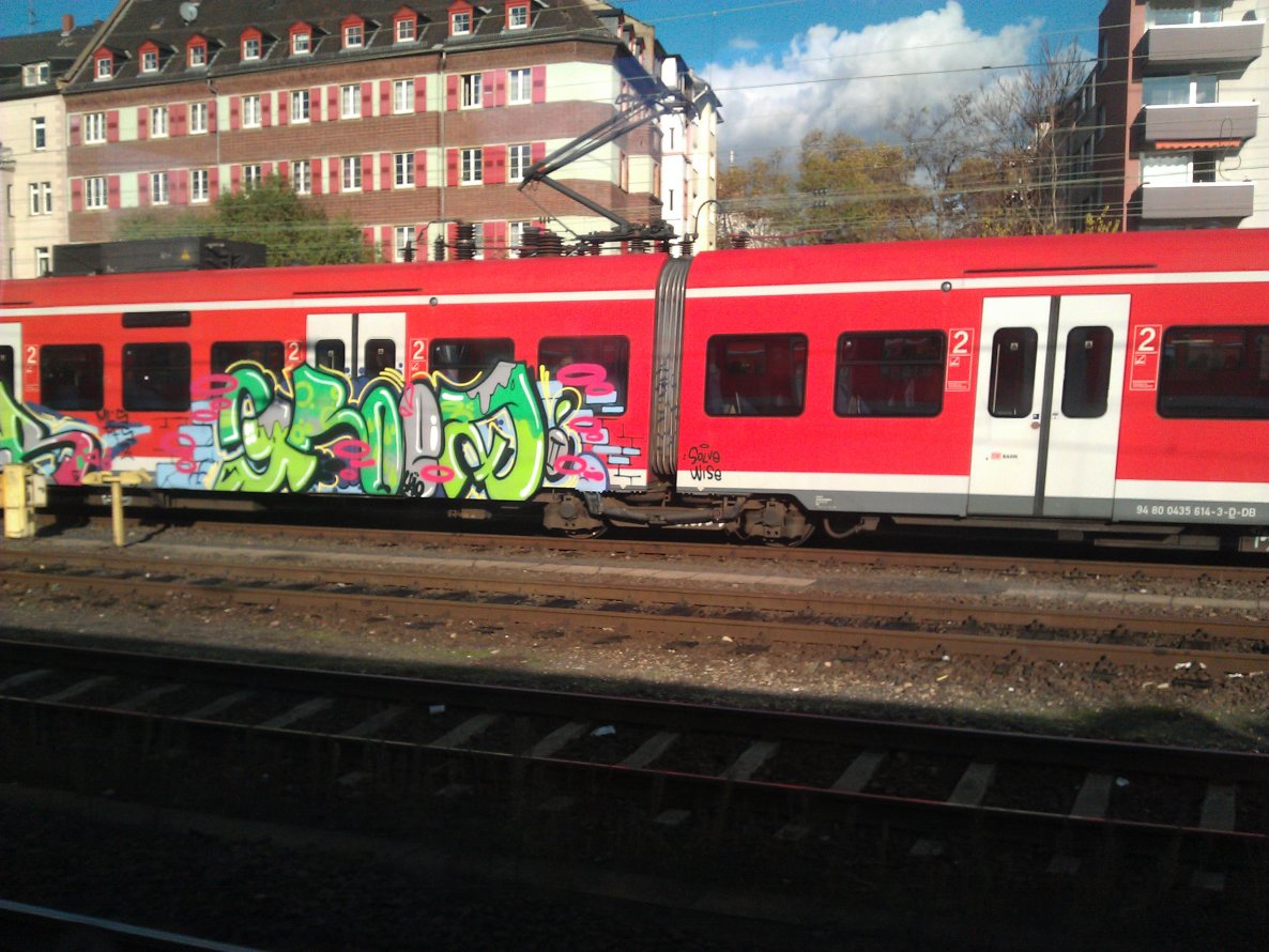 Graffiti Train in Mainz - Photo by FlowRain - Groen (2012)