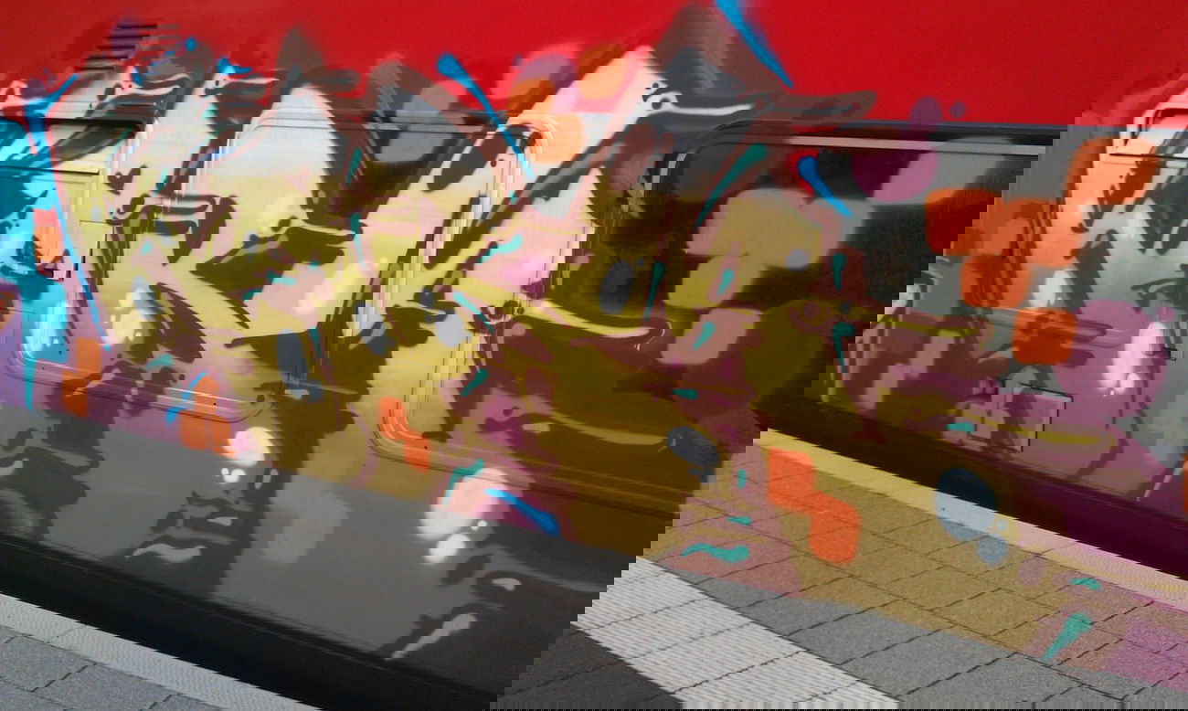 Graffiti Train in Mainz - Photo by FlowRain - Karm, AMS (2012)