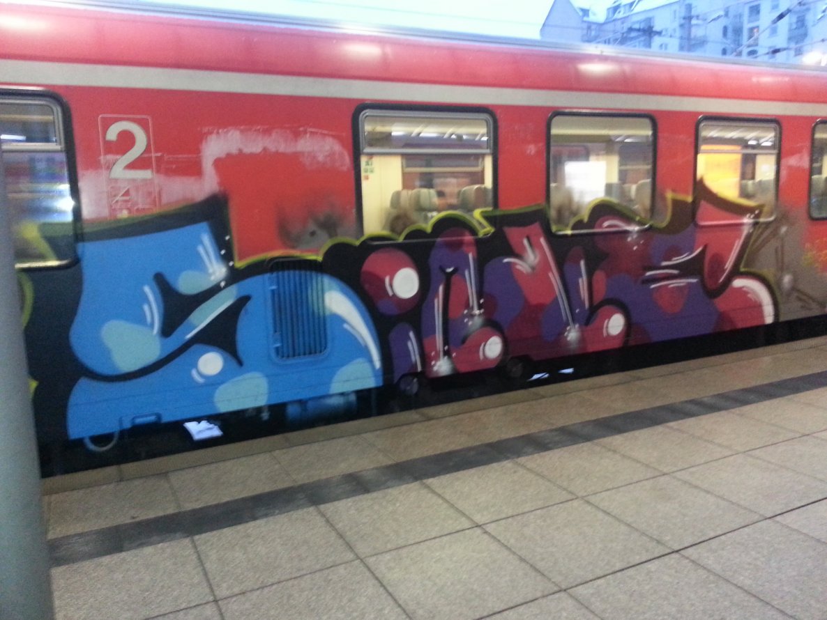 Graffiti Train in Mainz - Photo by FlowRain - Single (2013)