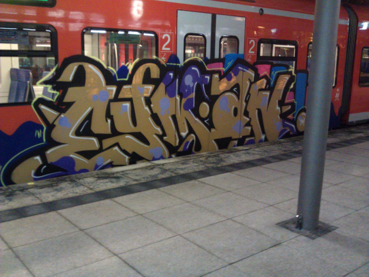 Graffiti Train in Mainz - Photo by FlowRain - Eyman (2012)