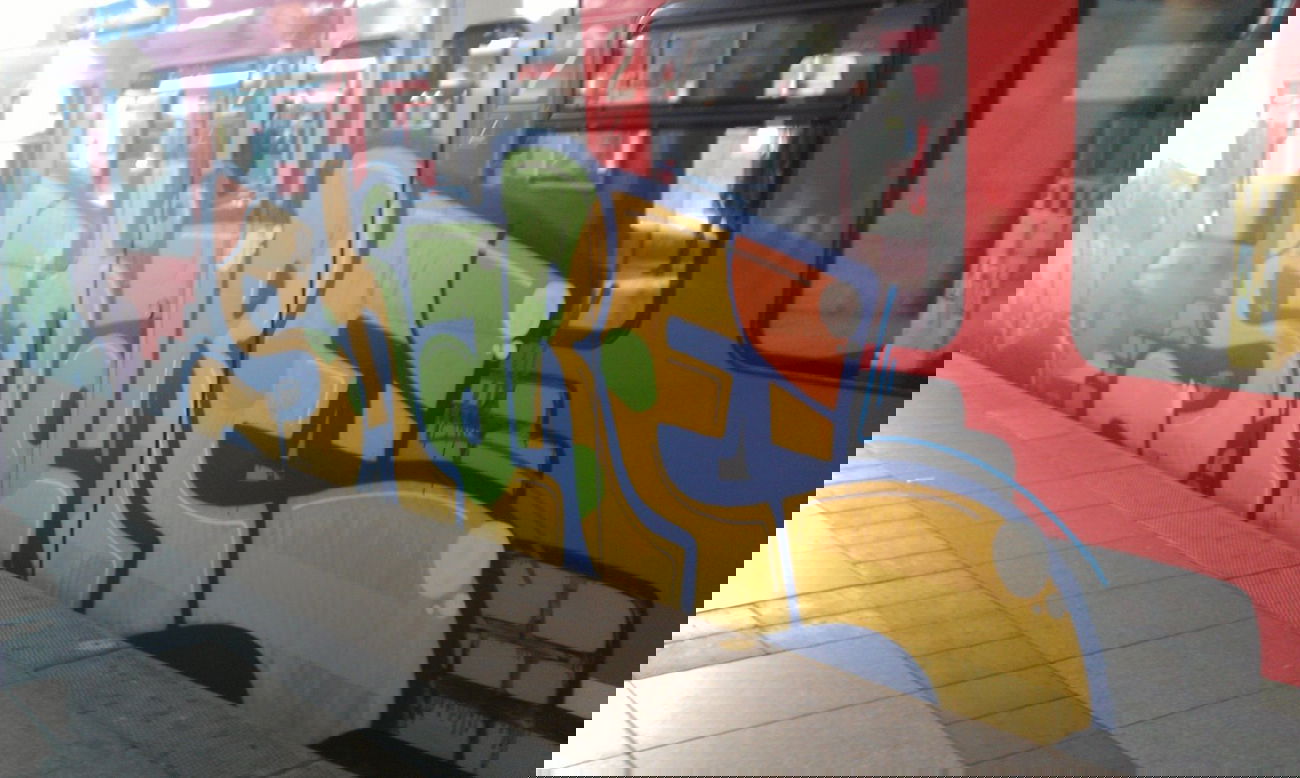 Graffiti Train in Mainz - Photo by FlowRain - Share (2012)