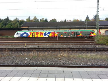 Graffiti Train in Wiesbaden - Photo by FlowRain - Wholetrain, Wholecar, OBC (2013)