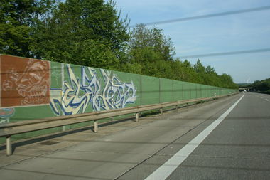 Graffiti Bombing - Photo by FlowRain - cypher (alt)