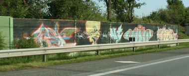Graffiti Bombing - Photo by FlowRain (alt)