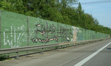 Graffiti Wall - Photo by FlowRain - zes, ath