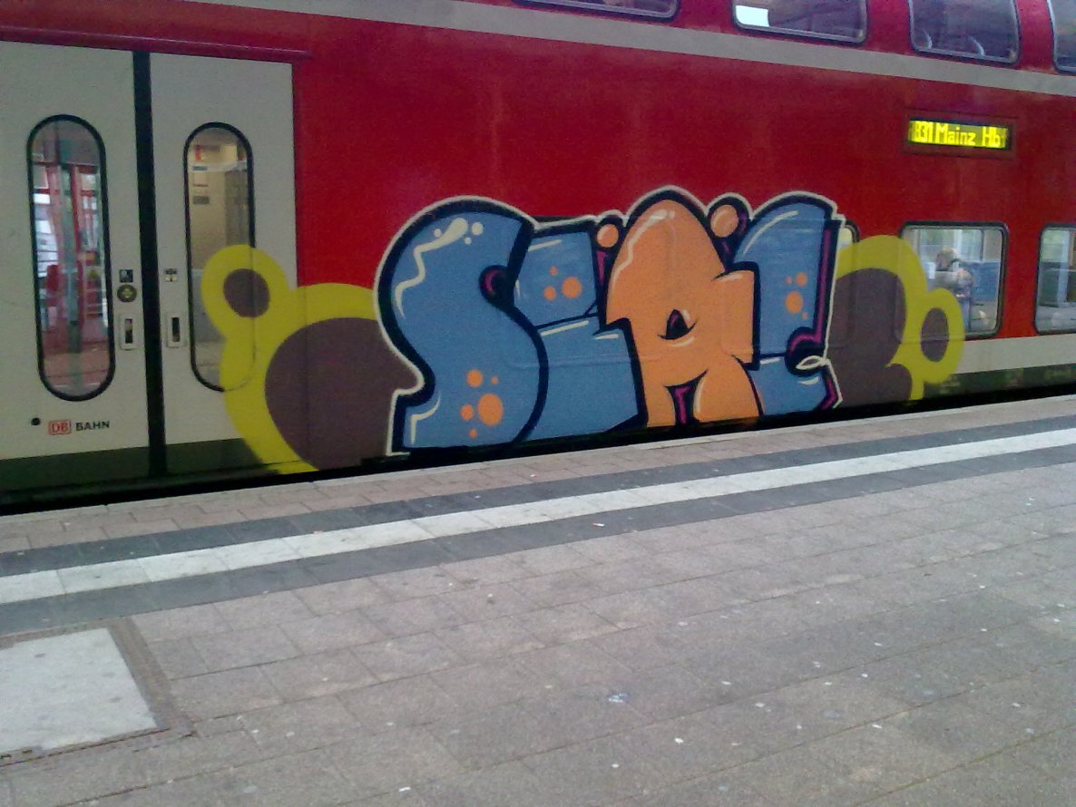 Graffiti Train - Photo by FlowRain - Slac