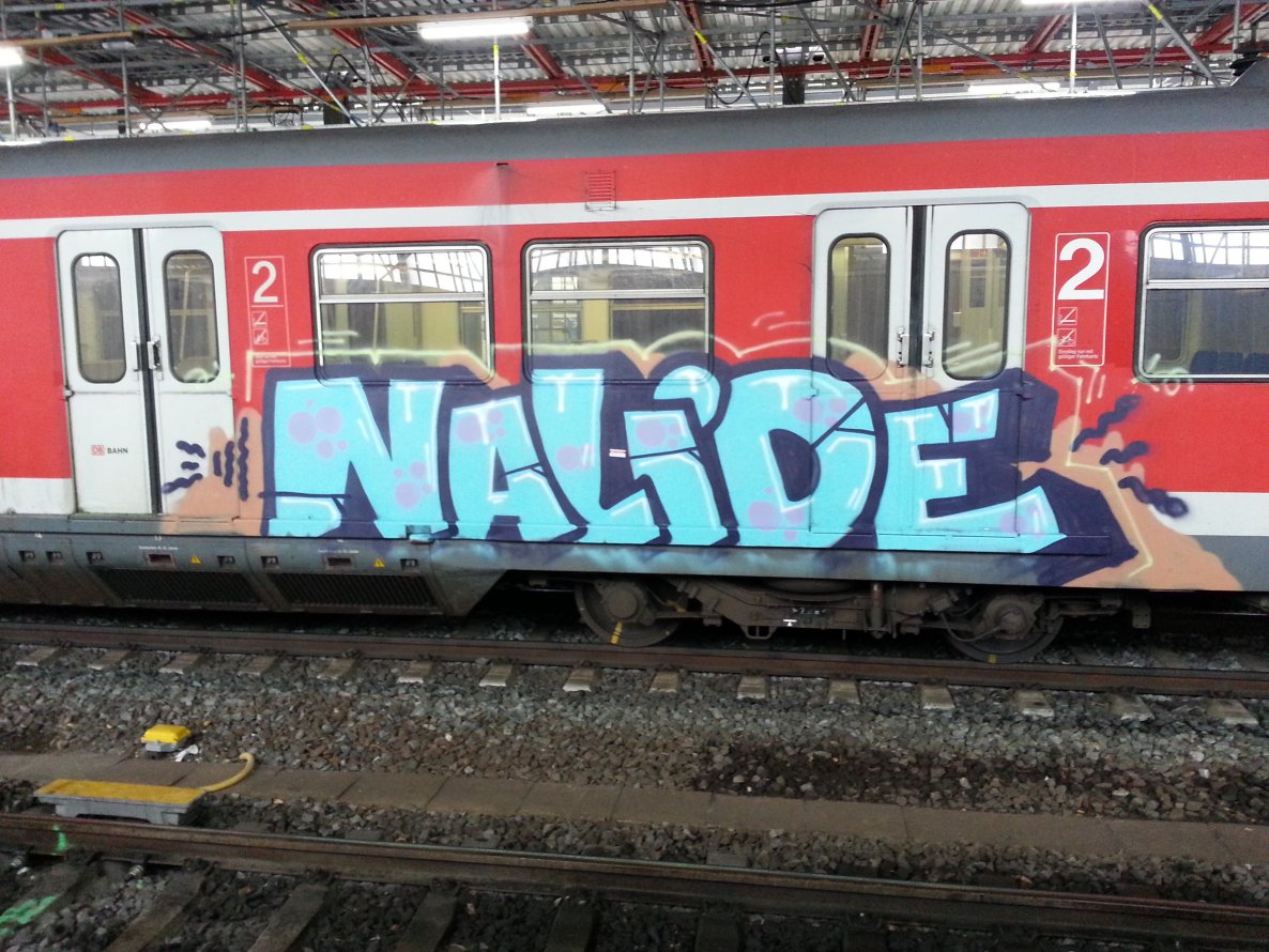 Graffiti Train - Photo by FlowRain - Nalide