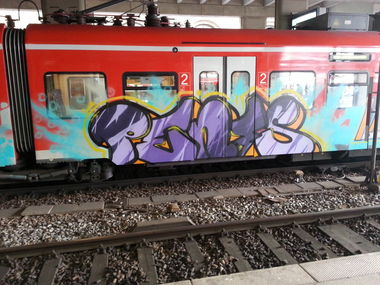Graffiti Train - Photo by FlowRain - Penis