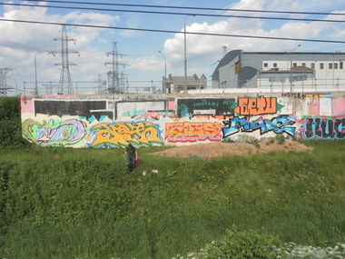 Graffiti Wall - Photo by Flyet