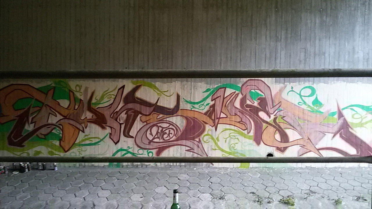 Graffiti Wall - Photo by Foks