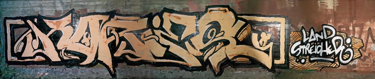 Graffiti Wall - Photo by Foks