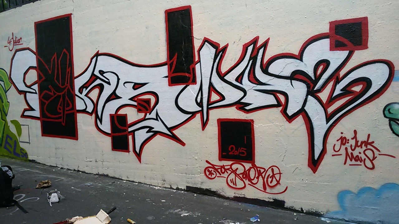 Graffiti Wall - Photo by Foks