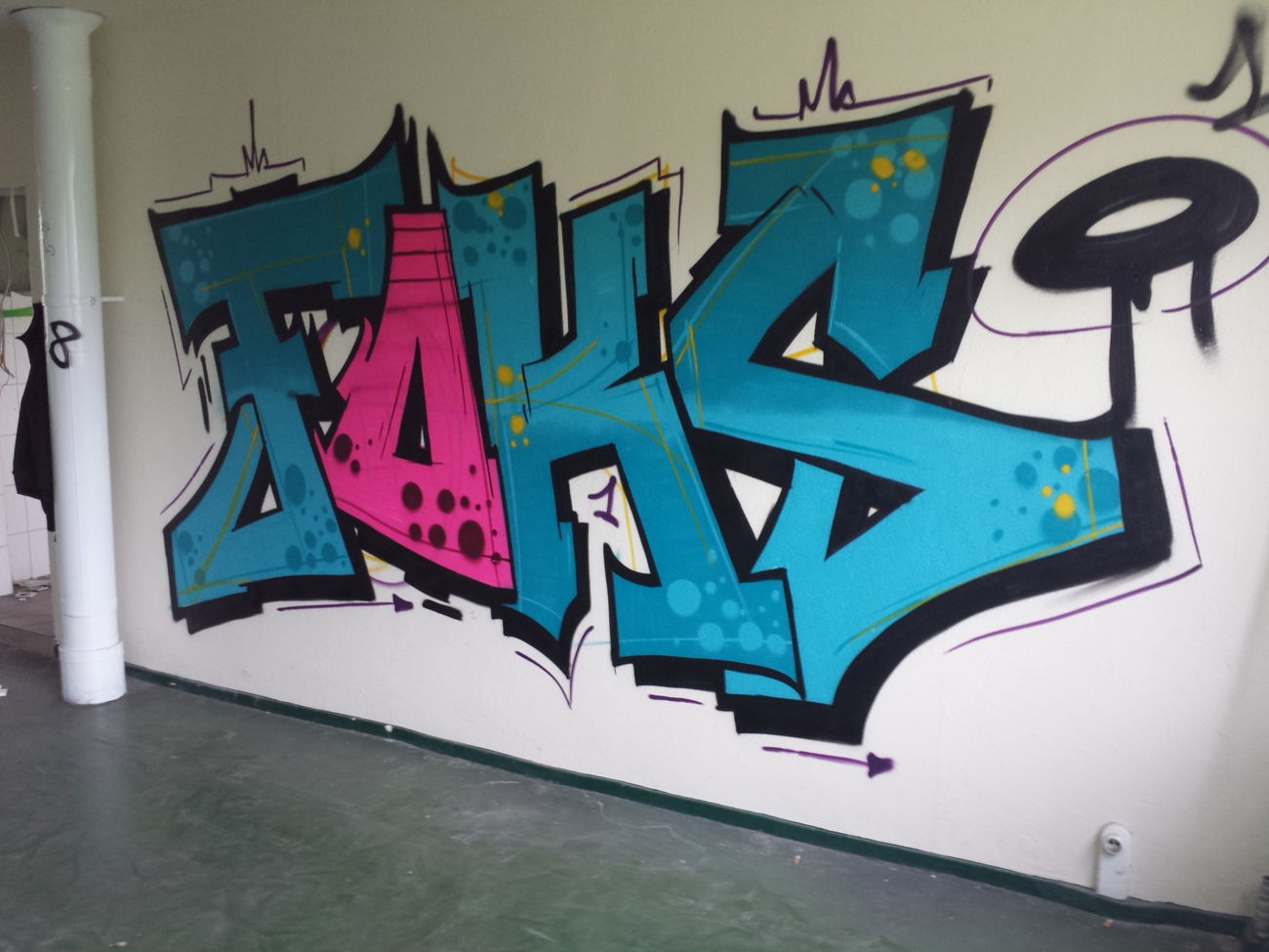 Graffiti Wall - Photo by FoksOnE91 - foks