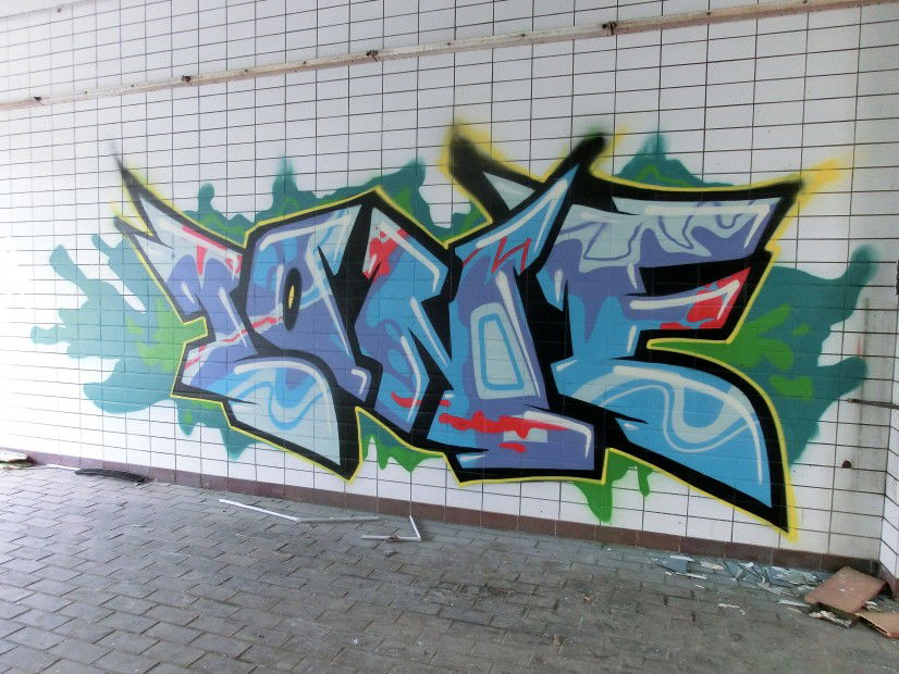 Graffiti Bombing in Bonn - Photo by Frame - Lone, RWS (2013)