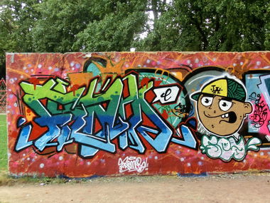 Graffiti Wall in Bonn - Photo by Frame - Frame, Frm, Sea (2013)