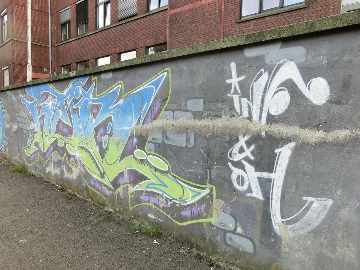 Graffiti Wall in Bonn - Photo by Frame - Ker, OH, INF