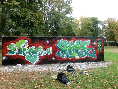 Graffiti Wall in Bonn - Photo by Frame - Sea, Frame, Frm (2013)