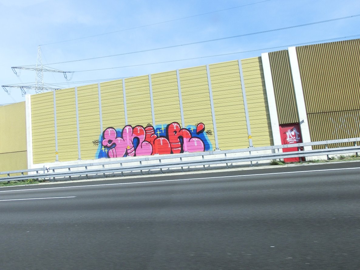 Graffiti Bombing - Photo by Frame - Smer, NETZ